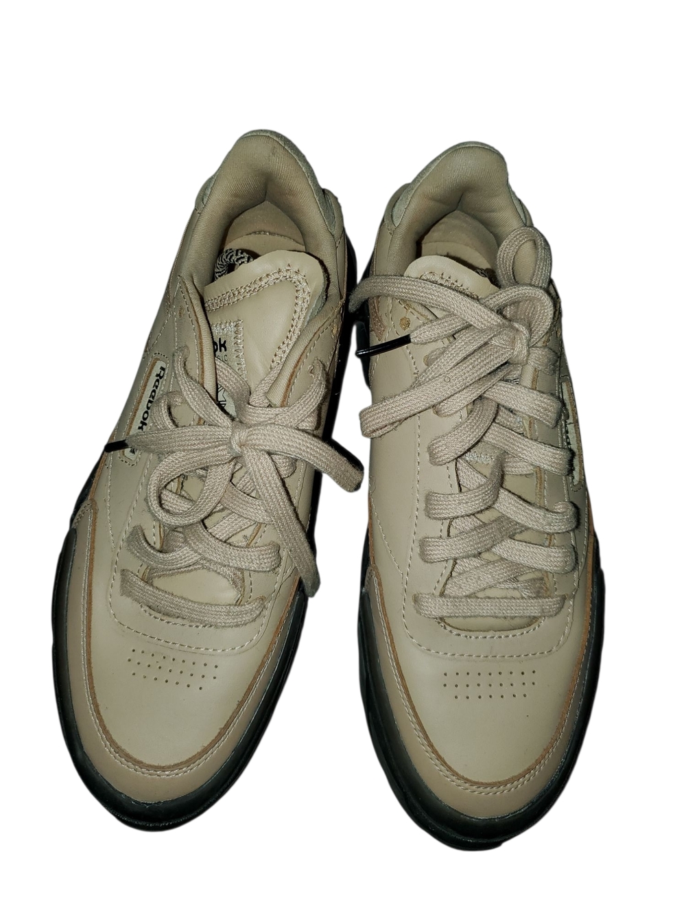 Reebok Womens Cardi B Cream Leather Low-Top Sneakers Size 7